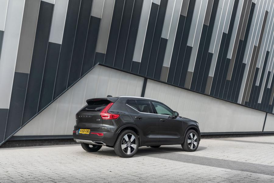  Volvo XC40 D3 Inscription 2018 года  (UK) (фото 35 из 40)